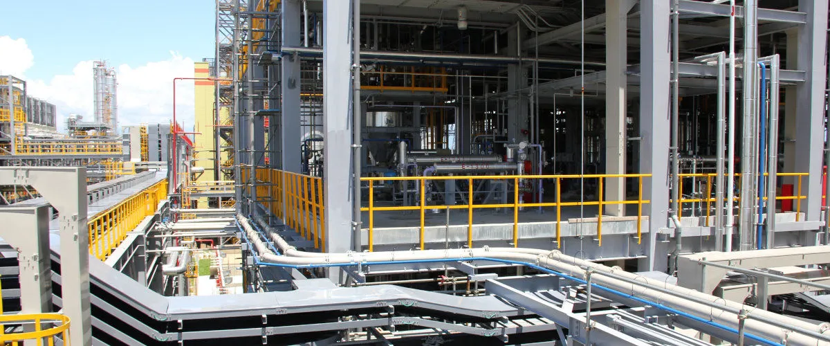 Industrial conveying plant with pipework and steelwork realised by Ingtec